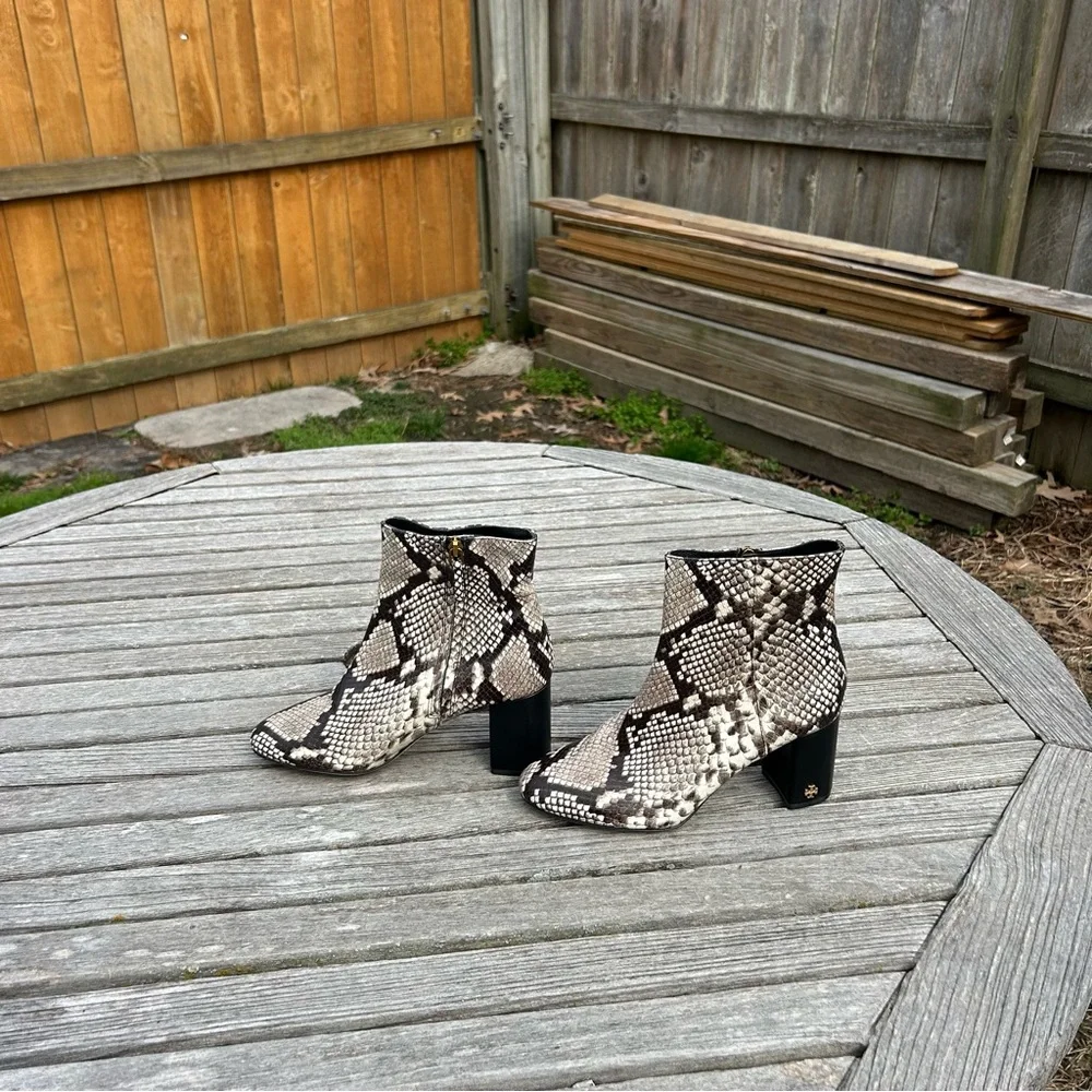 Tory Burch tory burch